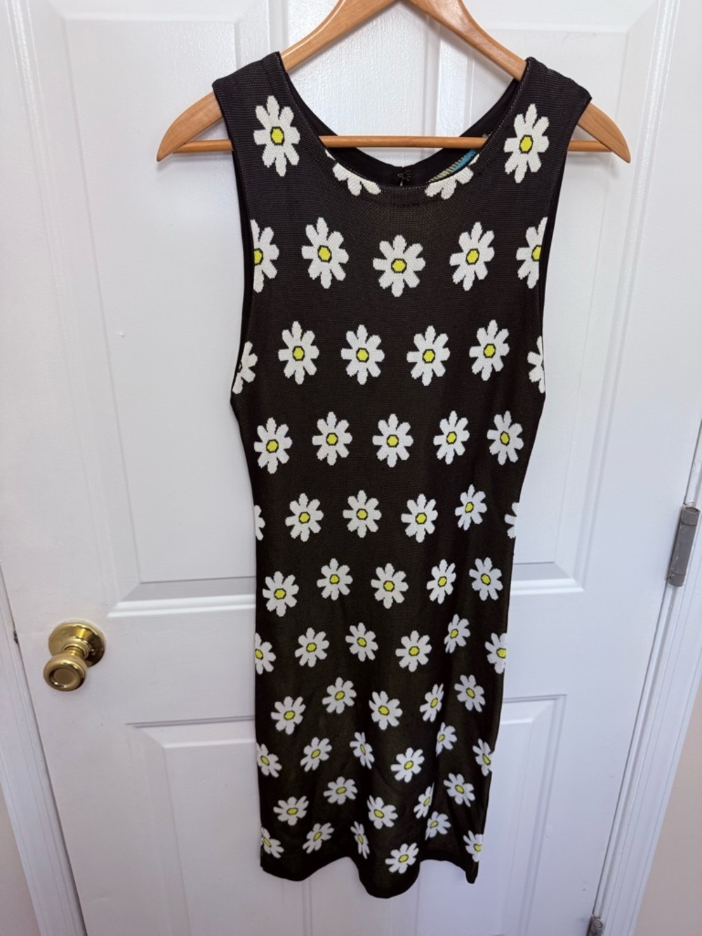 Alice + Olivia Black Daisy Print Knit Sleeveless Dress Size Small
